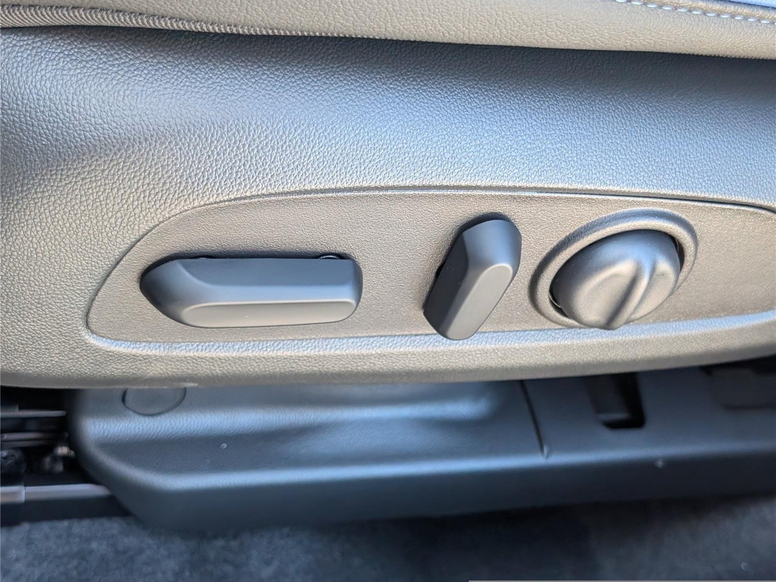 New 2026 Buick Envista Sport Touring w/ Convenience I Package FWD image 17