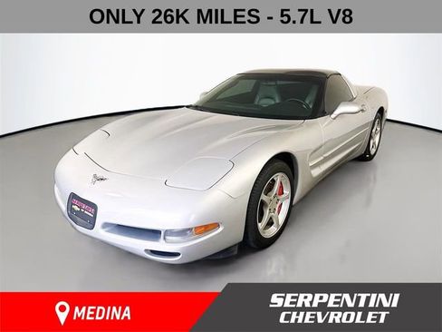 Used 2003 Chevrolet Corvette Coupe RWD image 1