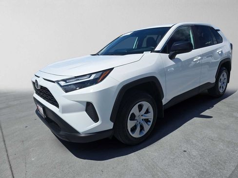 Used 2025 Toyota RAV4 LE AWD/4WD image 7