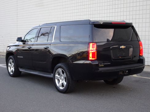 Used 2015 Chevrolet Suburban LT image 5