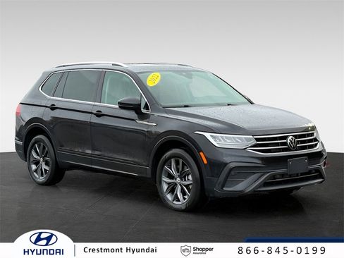 Used 2022 Volkswagen Tiguan SE image 1