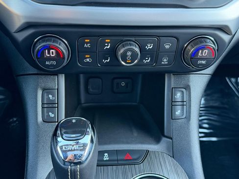 Used 2018 GMC Acadia SLT AWD/4WD image 24