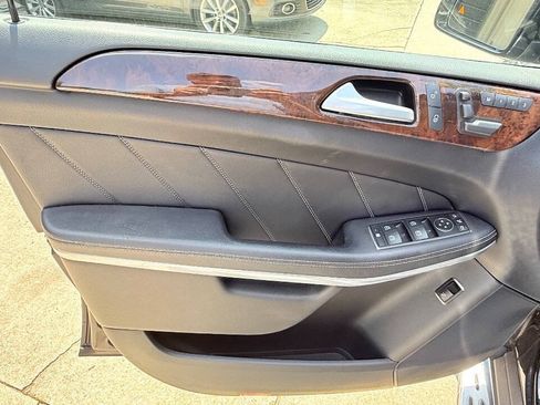 Used 2014 Mercedes-Benz GL 550 4MATIC image 21