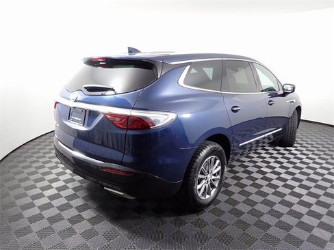 Used 2022 Buick Enclave Essence image 17