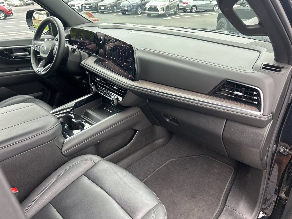 Used 2025 Chevrolet Tahoe Z71 AWD/4WD image 46