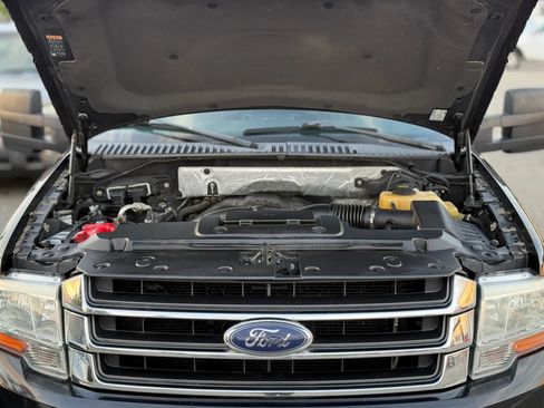 Used 2015 Ford Expedition XLT AWD/4WD image 28