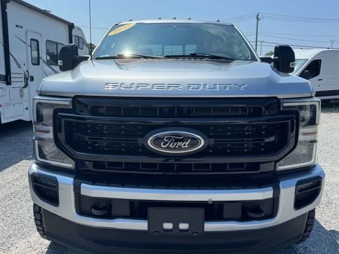 Certified 2022 Ford F250 Lariat w/ Black Appearance Package AWD/4WD image 2