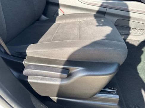 Used 2023 Dodge Durango GT RWD image 17