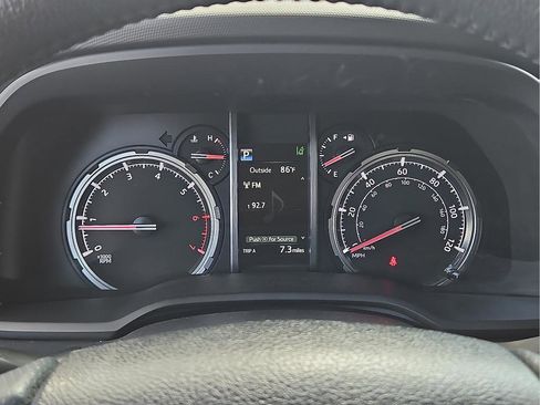 Used 2022 Toyota 4Runner TRD Off-Road Premium w/ Moonroof Package AWD/4WD image 18