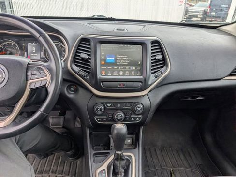 Used 2015 Jeep Cherokee Latitude w/ Comfort/Convenience Group image 4