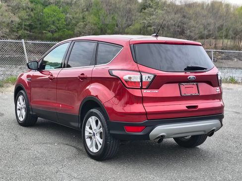 Used 2017 Ford Escape SE w/ SE Cold Weather Package AWD/4WD image 5