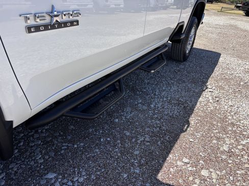 Used 2021 Chevrolet Silverado 2500 LT w/ Texas Edition AWD/4WD image 12