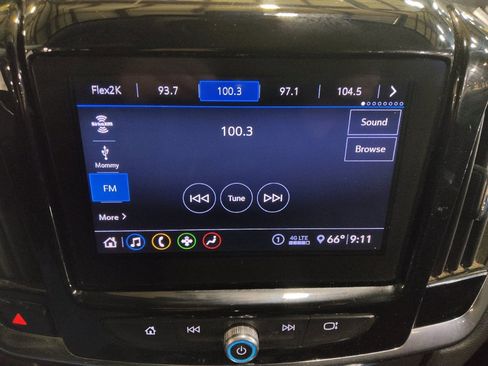 Used 2020 Chevrolet Traverse LT image 25