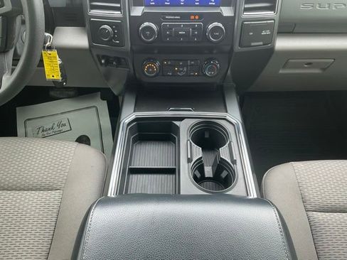 Used 2022 Ford F250 XLT w/ Black Appearance Package AWD/4WD image 26