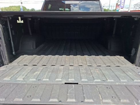 Used 2022 GMC Sierra 1500 SLT w/ SLT Premium Plus Package AWD/4WD image 30