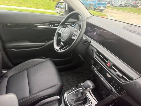 Used 2025 Kia Seltos EX AWD/4WD image 19