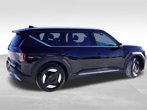Used 2026 Kia EV9 Wind image 4
