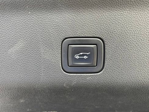 Used 2021 GMC Yukon XL SLT w/ SLT Luxury Plus Package AWD/4WD image 5