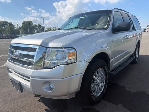 Used 2011 Ford Expedition XLT AWD/4WD image 2