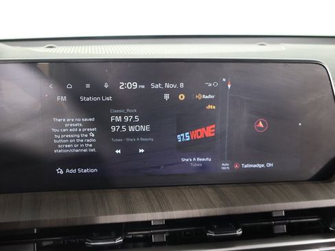 Used 2024 Kia Telluride EX w/ EX Captain's Chair Package image 51