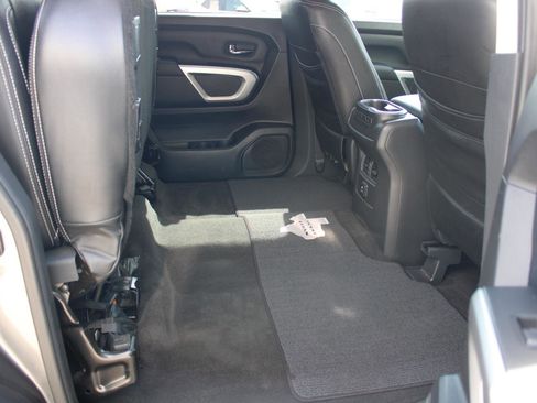 Used 2018 Nissan Titan SV w/ SV Convenience Package image 25