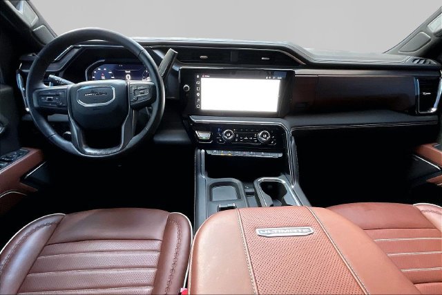 Used 2025 GMC Sierra 2500 Denali Ultimate AWD/4WD image 7
