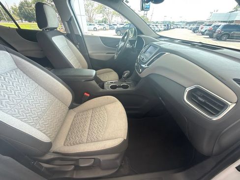Used 2024 Chevrolet Equinox LT FWD image 38