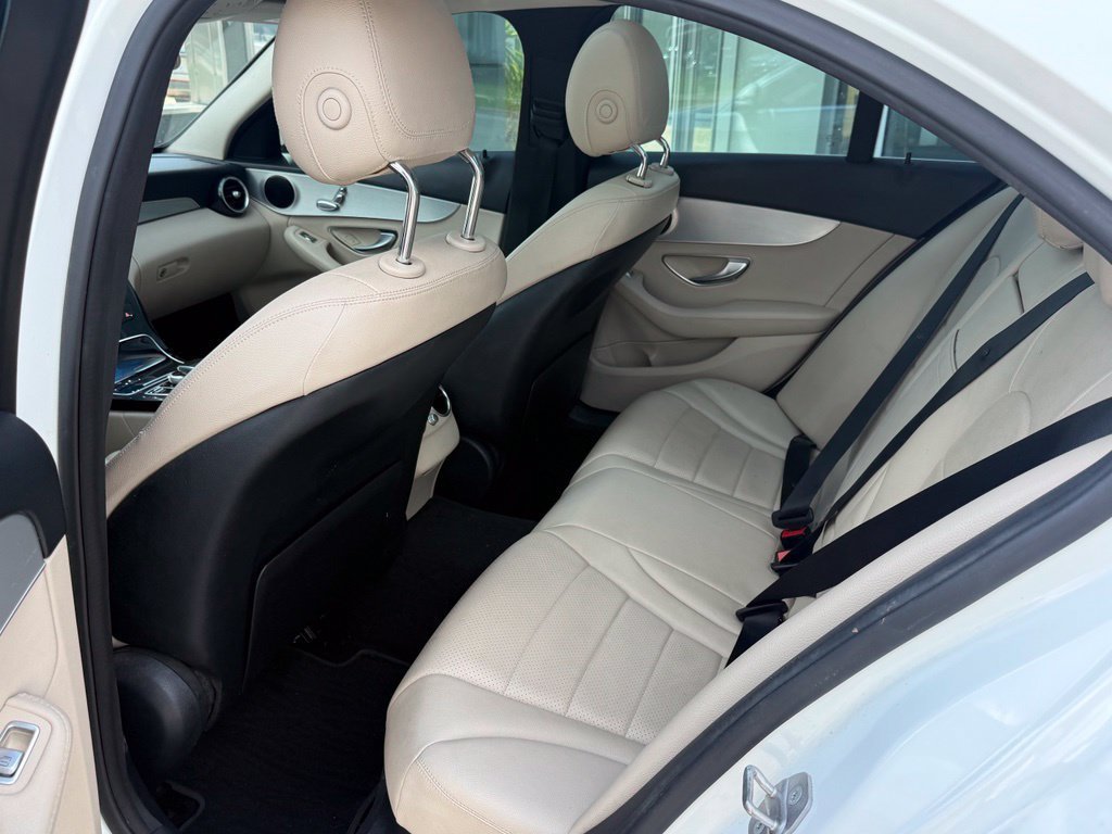 Used 2016 Mercedes-Benz C 300 Sedan image 16