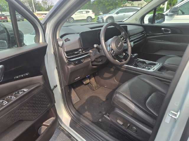Used 2025 Kia Carnival SX Prestige FWD image 4