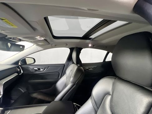 Used 2021 Volvo S60 T5 Inscription image 23