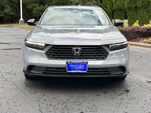 Used 2025 Honda Accord Sport image 3