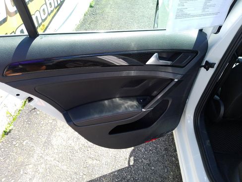 Used 2018 Volkswagen Golf SEL FWD image 21