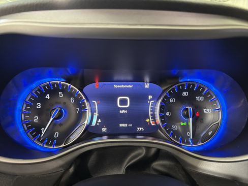 Used 2023 Chrysler Pacifica Touring-L w/ S Appearance Package image 17