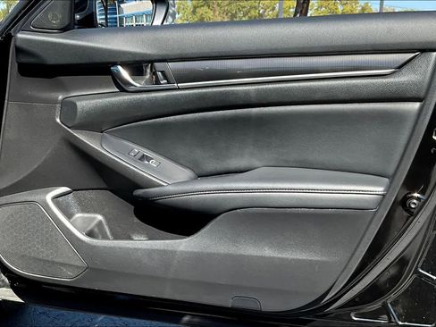 Used 2022 Honda Accord Sport image 25