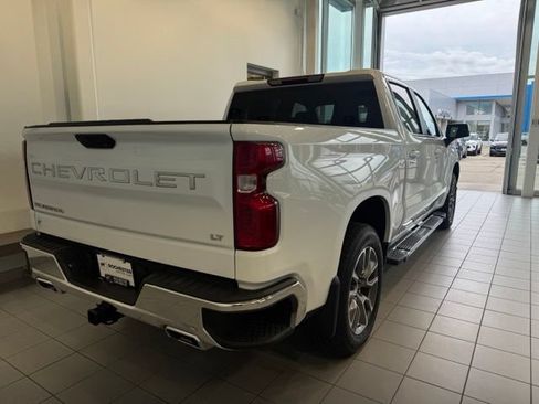 Used 2022 Chevrolet Silverado 1500 LT AWD/4WD image 32