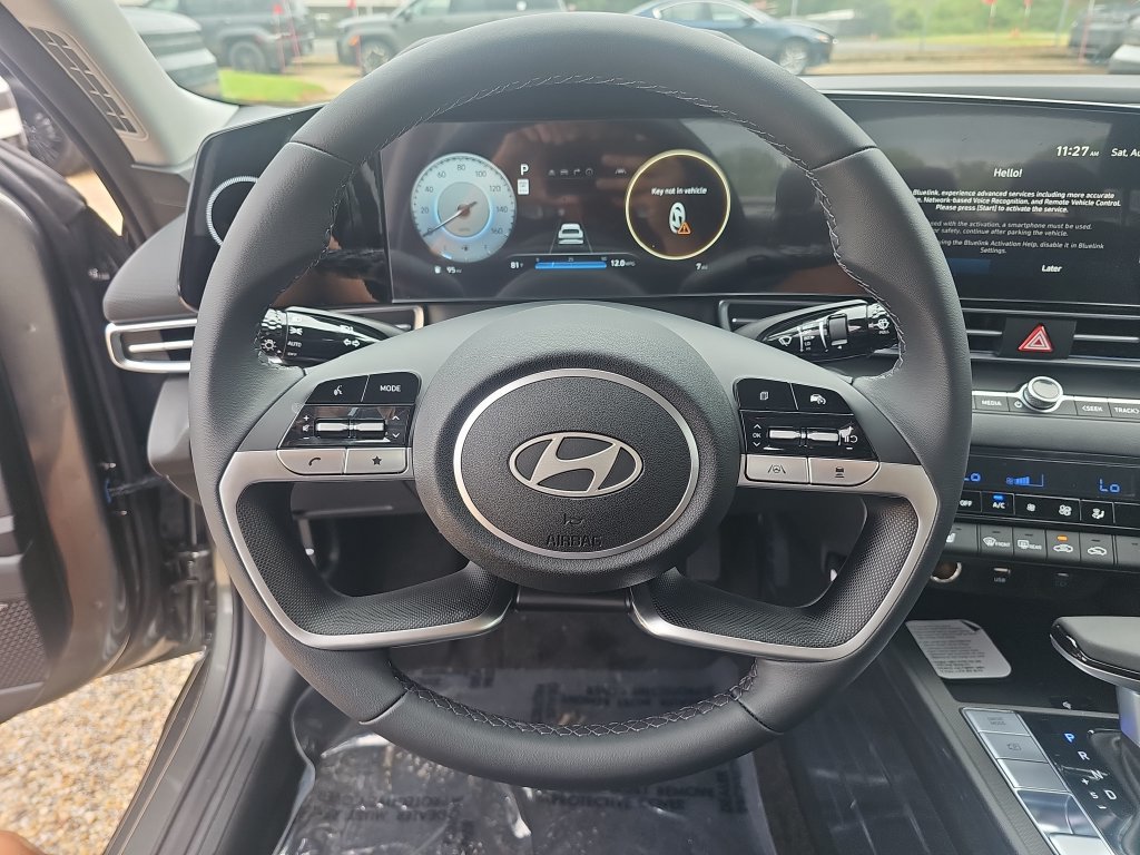 New 2026 Hyundai Elantra Limited FWD image 17