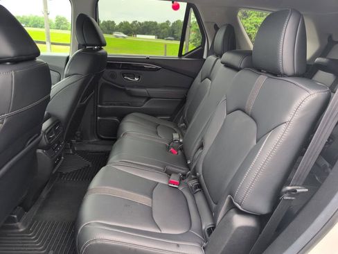Used 2025 Honda Pilot EX-L image 35