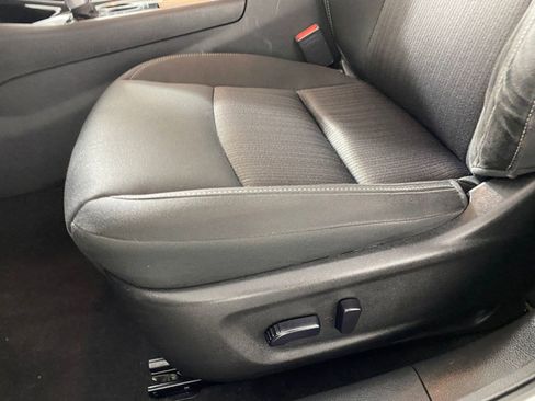 Used 2024 Nissan Altima 2.5 SV image 12