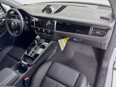 New 2026 Porsche Macan image 31