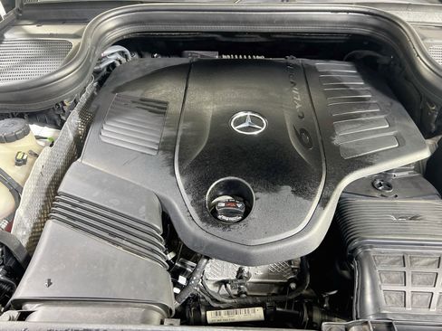 Used 2022 Mercedes-Benz GLS 450 4MATIC image 29