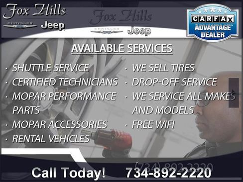 Used 2025 Chrysler Pacifica Limited image 12