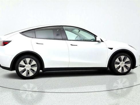 Used 2023 Tesla Model Y Long Range AWD/4WD image 4
