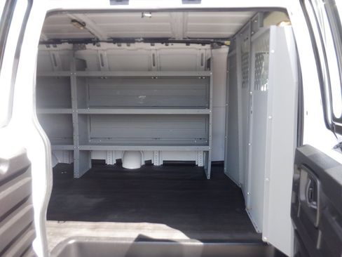 Used 2022 Chevrolet Express 3500 Extended w/ Driver Convenience Package image 12