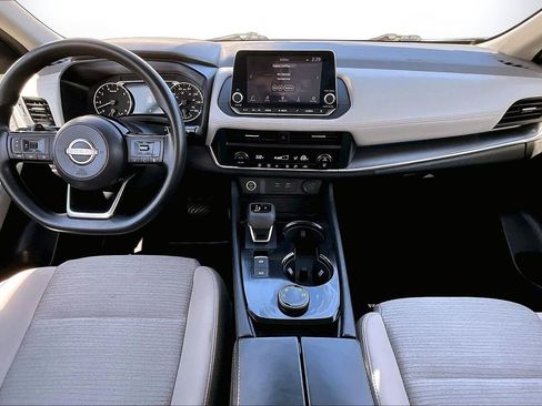 Used 2023 Nissan Rogue SV image 14