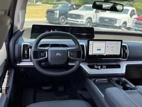 New 2027 Ford Expedition Active AWD/4WD image 7