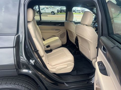 Used 2023 Jeep Grand Cherokee L Limited w/ Luxury Tech Group II AWD/4WD image 47