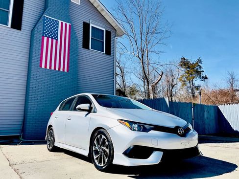 Used 2016 Scion iM image 4