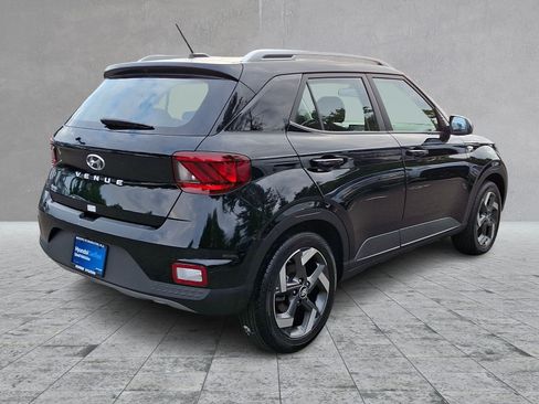 Used 2026 Hyundai Venue SEL FWD image 4