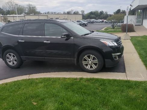 Used 2017 Chevrolet Traverse LT AWD/4WD image 5