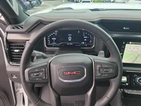 Used 2025 GMC Sierra 1500 AT4 w/ AT4 Premium Package AWD/4WD image 28